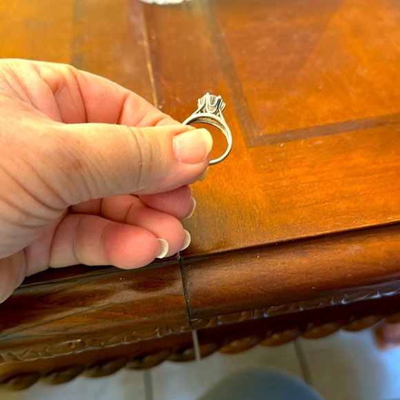 Diamonique 4 carat Cz, size 7 - Picture 4 of 4